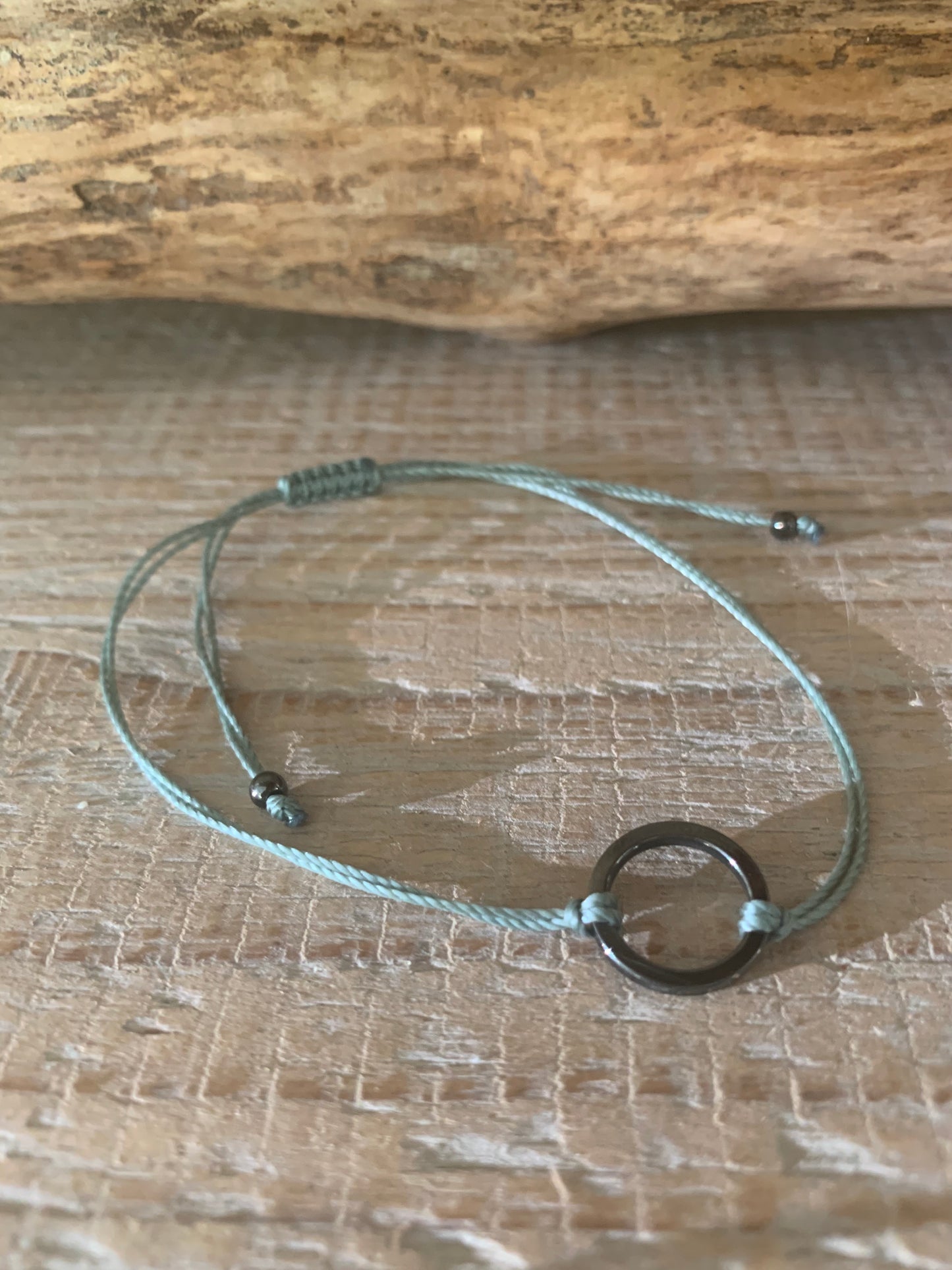 Bracelet cercle argent – Réglable – Fait main – Cordon coloré