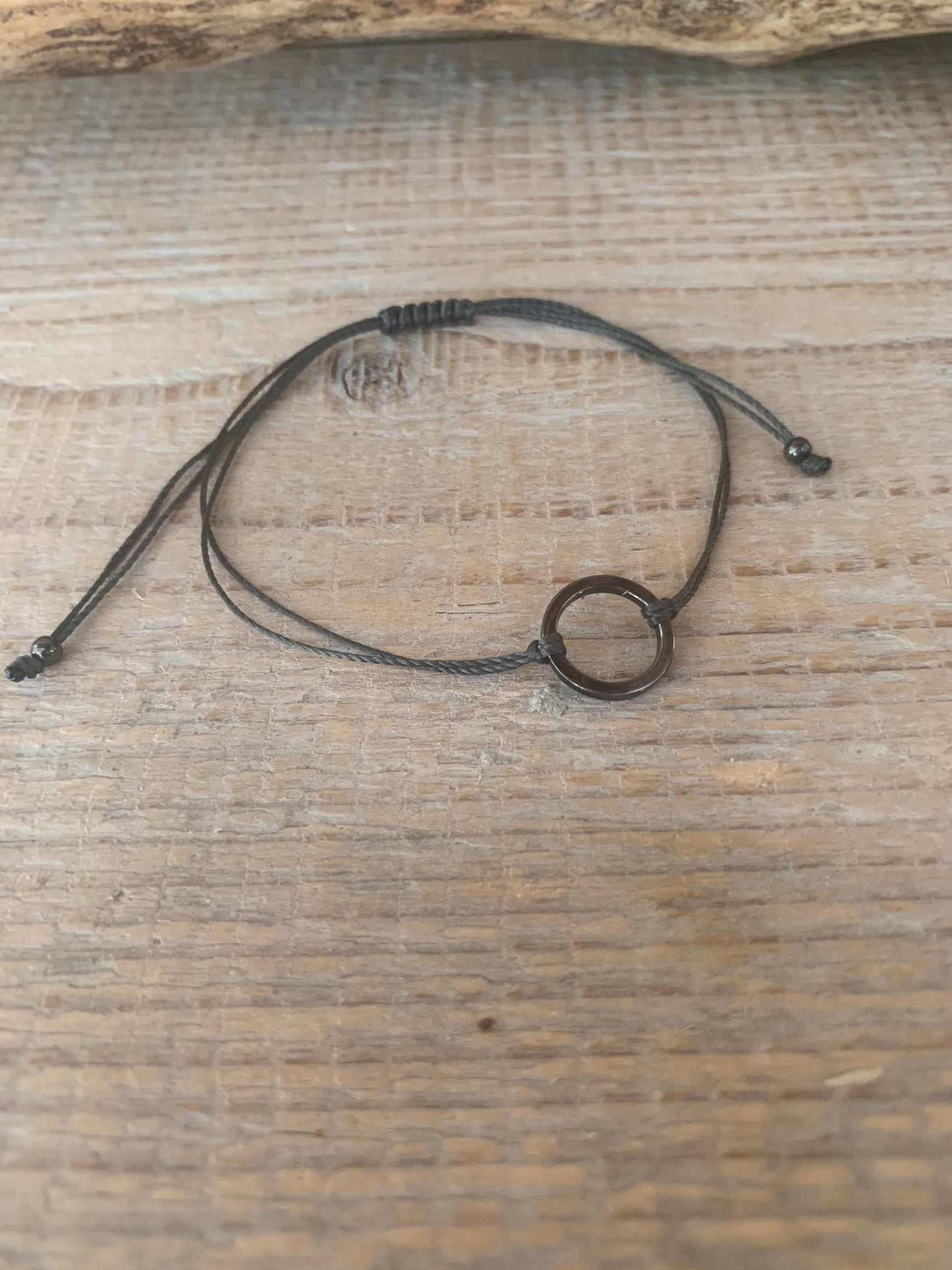 Bracelet cercle argent – Réglable – Fait main – Cordon coloré