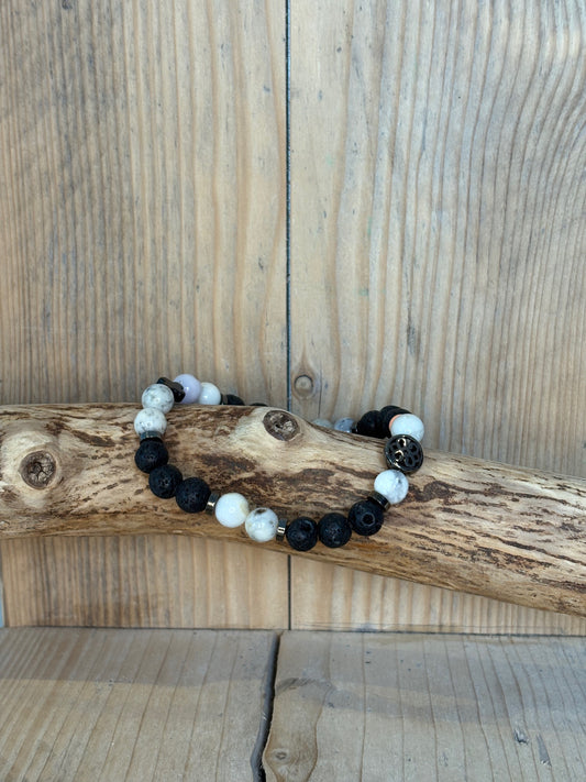 bracelet homme pierre de lave et agate dendritique porté au poignet