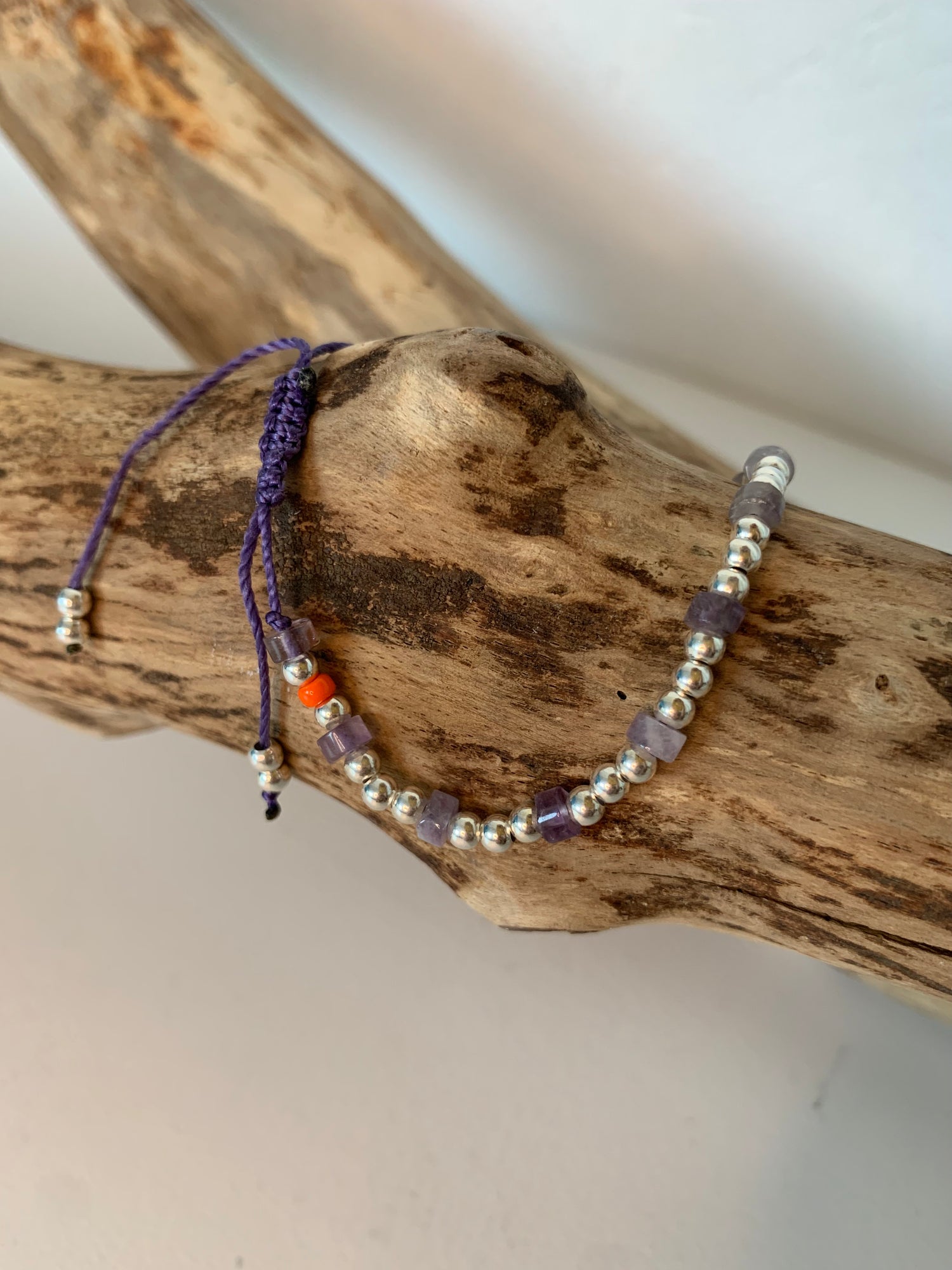Bracelet femme en améthyste – Réglable – Fait main – Pierre violette