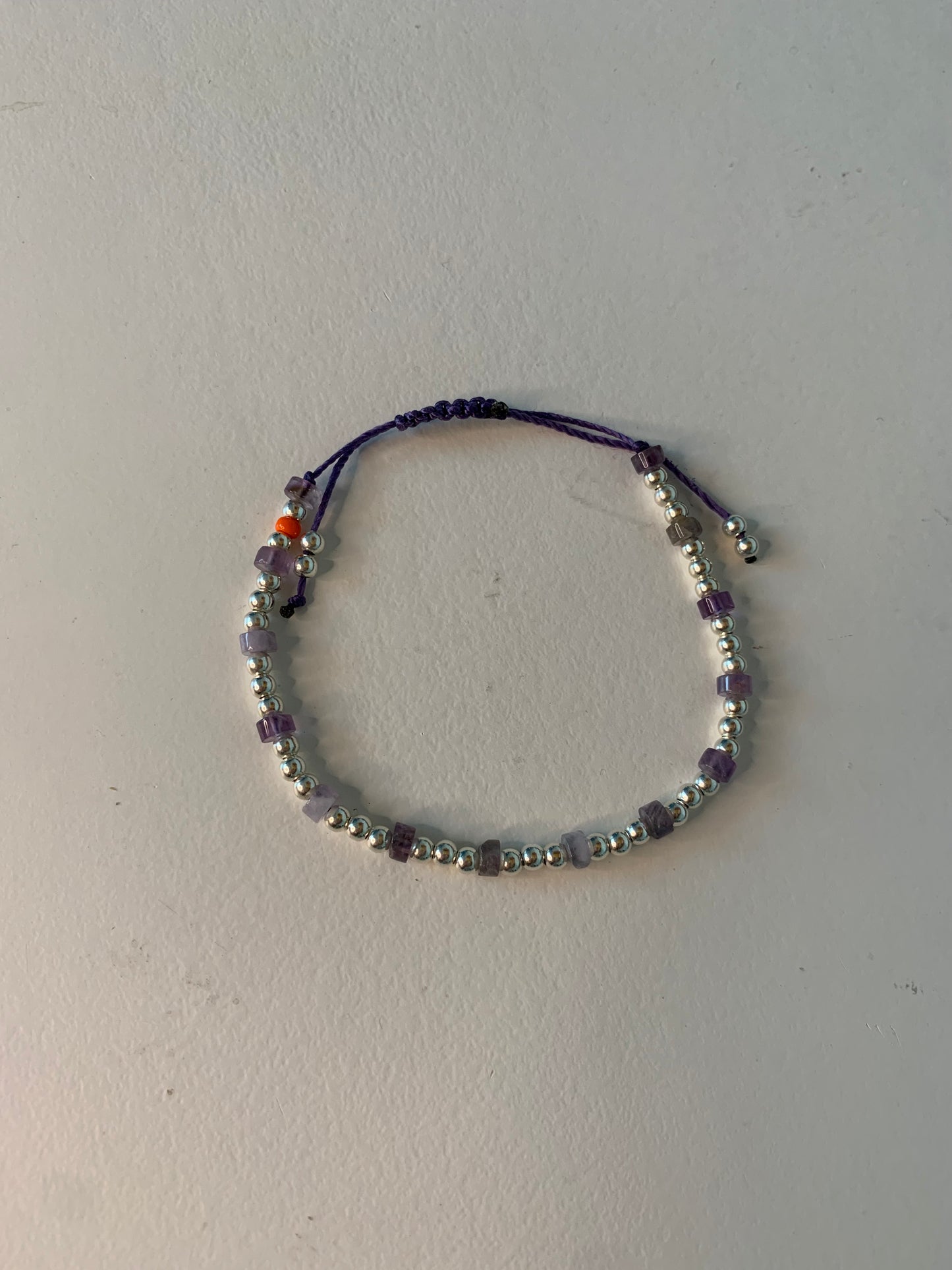 Bracelet femme en améthyste – Réglable – Fait main – Pierre violette