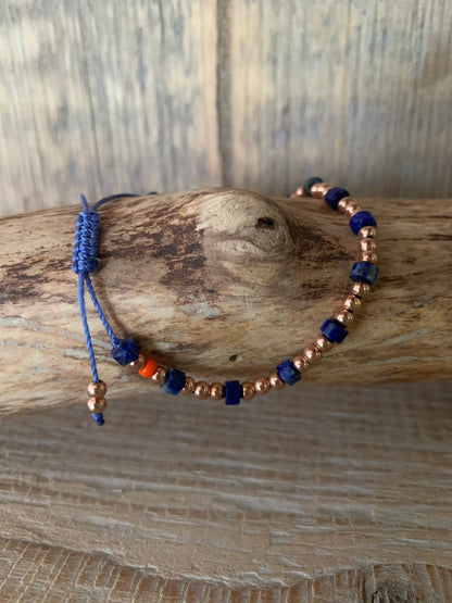 OZE by Virginie - Bracelet femme en lapis lazuli – Perles bleues – fil polyester réglable – bijou fait main