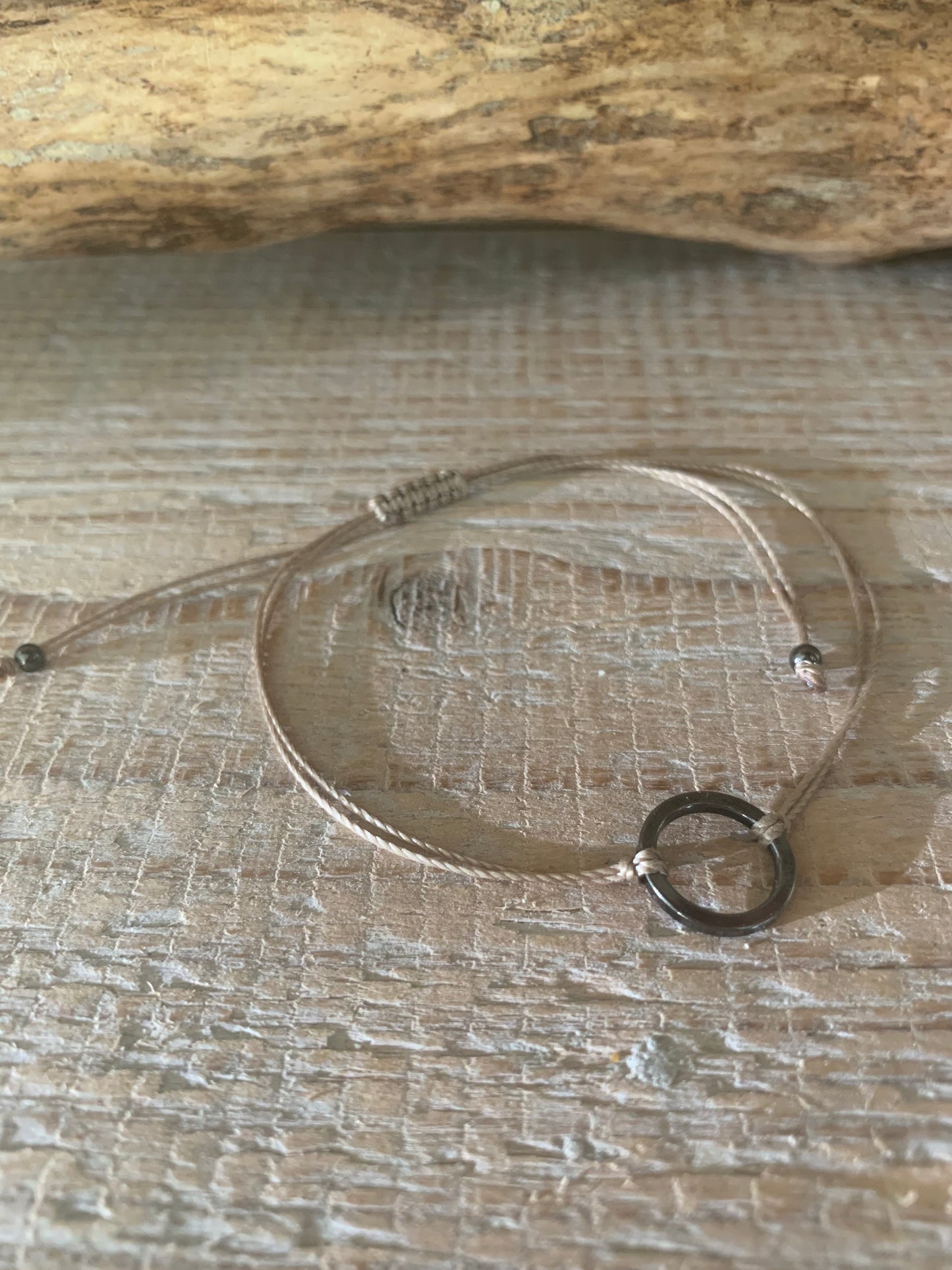 Bracelet cercle argent – Réglable – Fait main – Cordon coloré