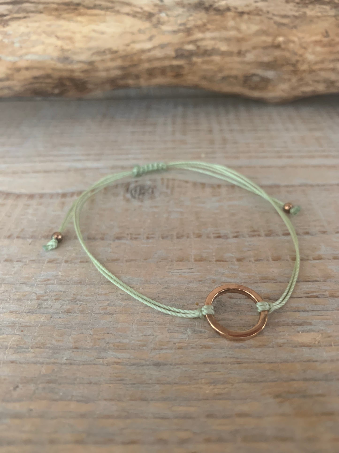Bracelet cercle argent – Réglable – Fait main – Cordon coloré