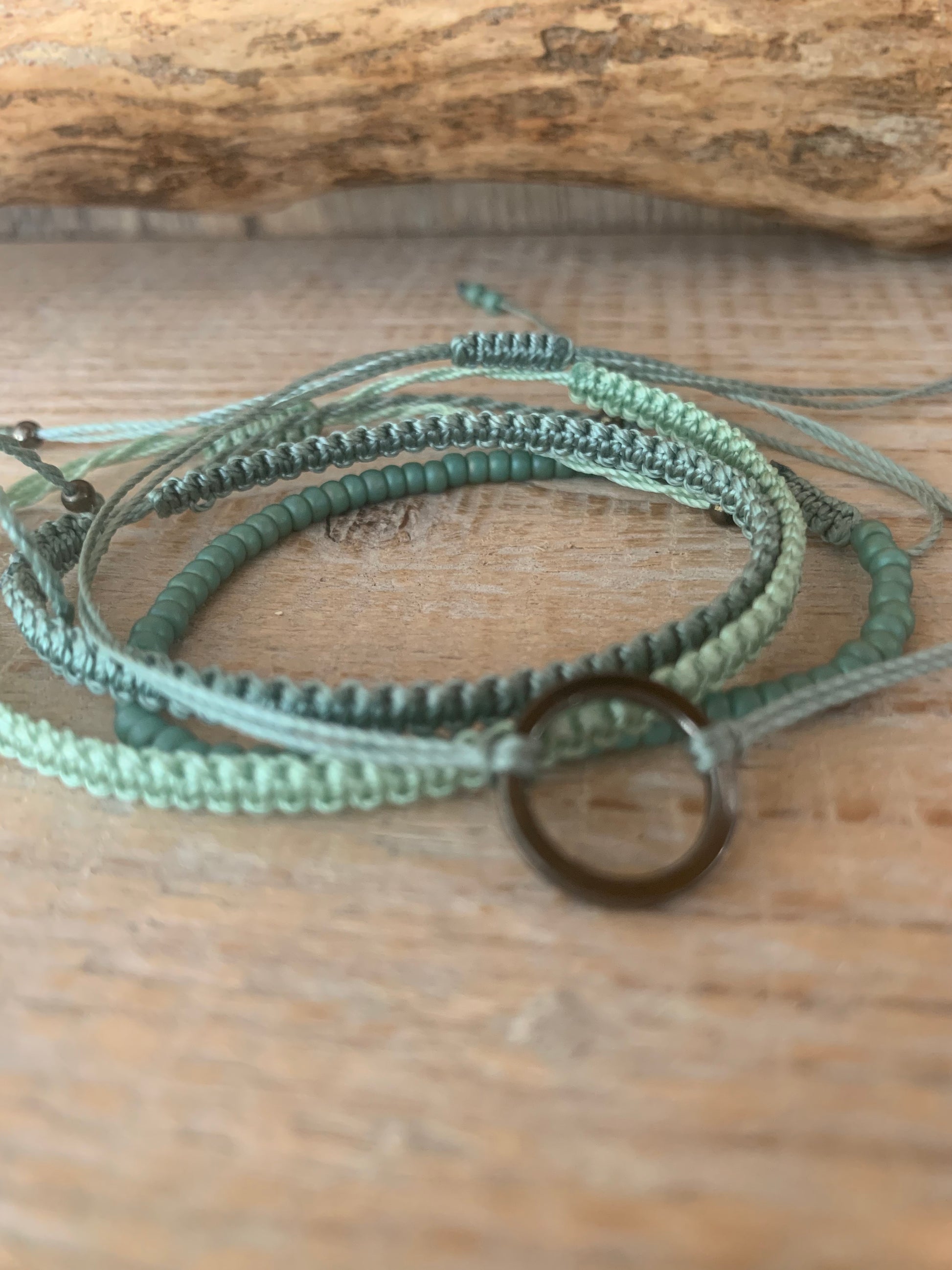Bracelet cercle argent – Réglable – Fait main – Cordon coloré - Bracelet macramé