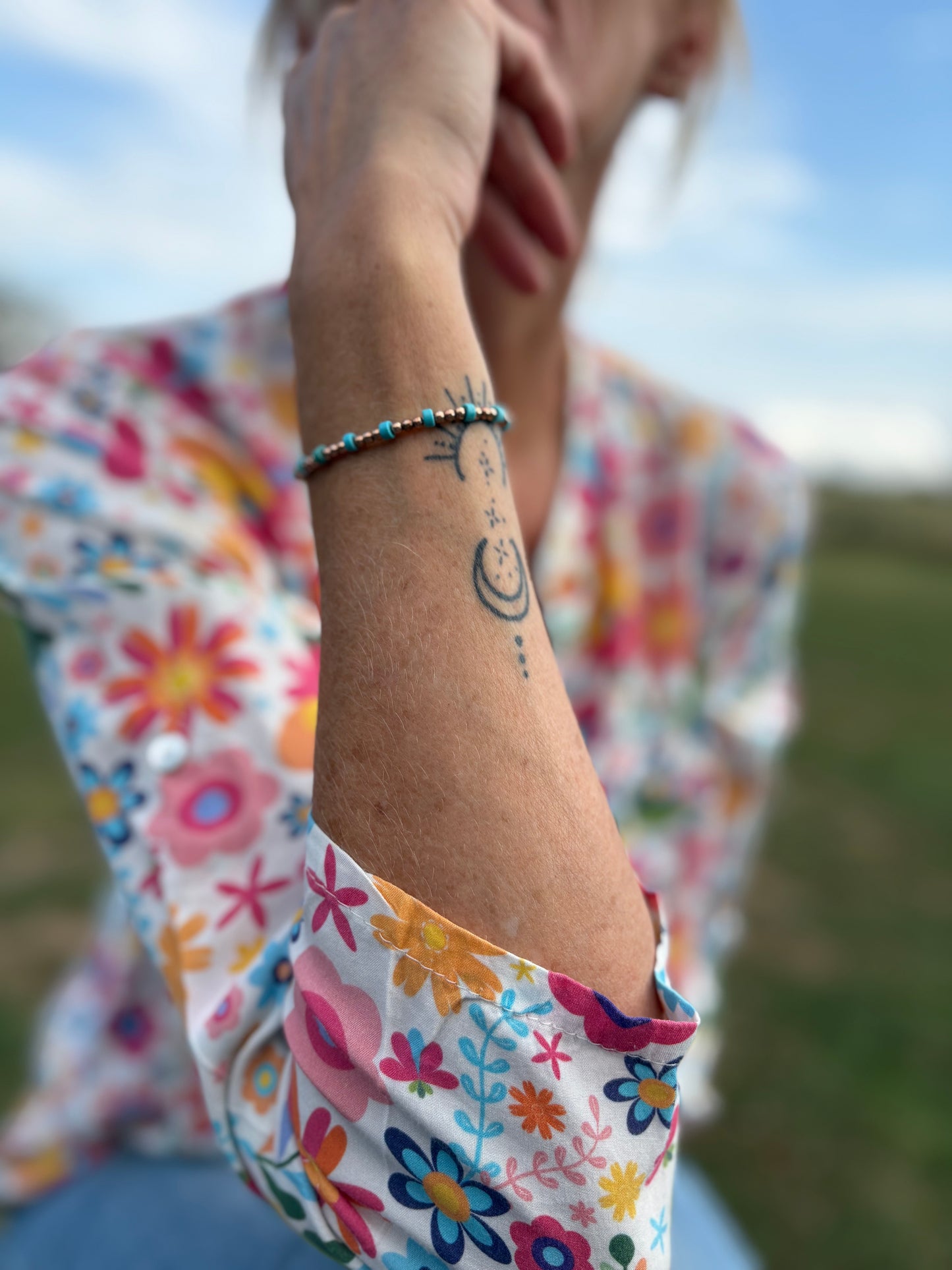 Bracelet femme en howlite turquoise – Sérénité & patience