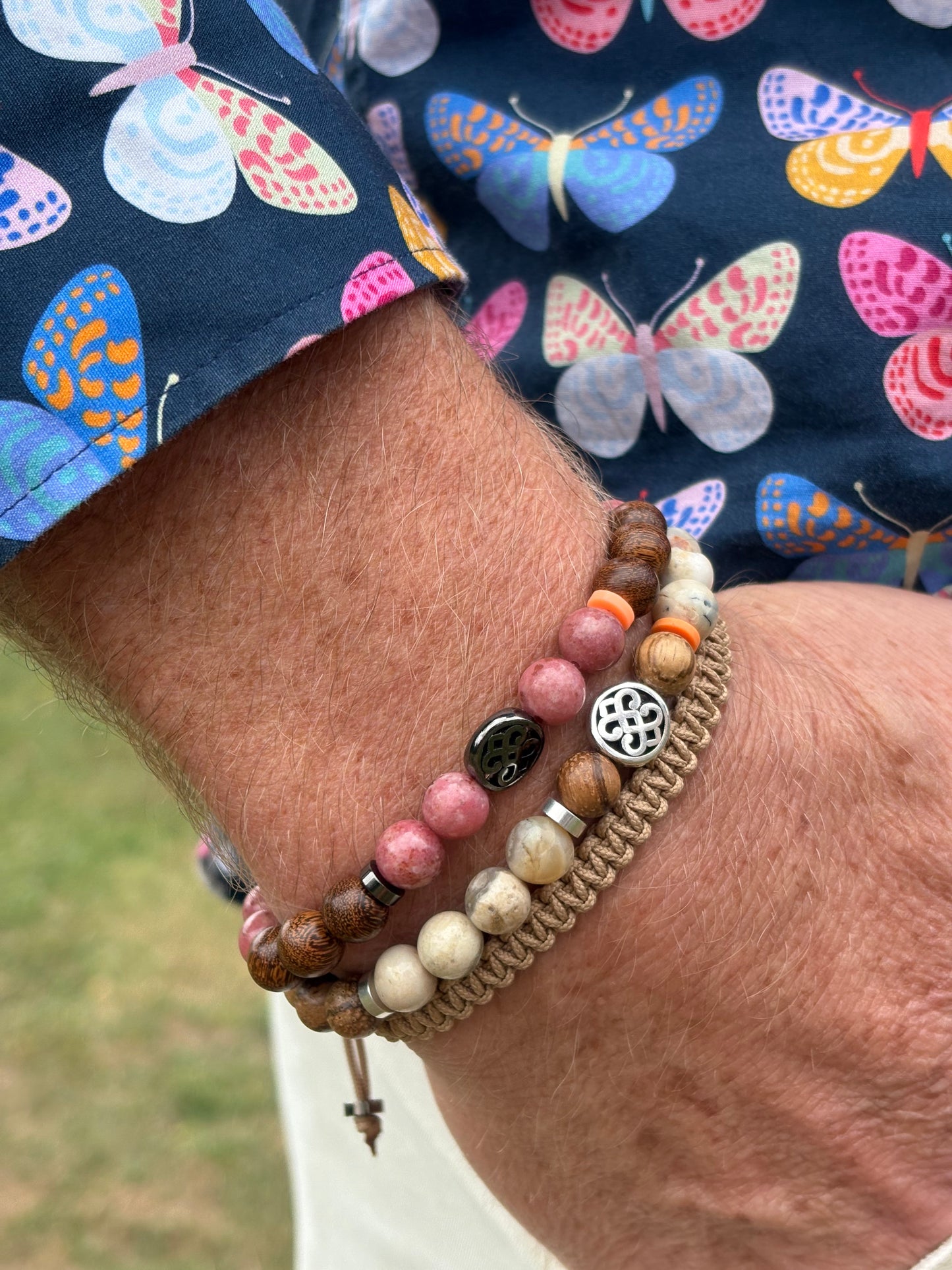 OZE by Virginie - Bracelet homme en opale beige – Fait main – Élastique – 3 tailles - Bracelet thulite - Bracelet macramé