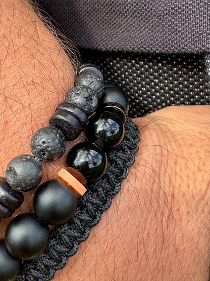 détail obsidienne noire onyx bracelet homme artisanal bracelet pierre de lave bracelet macramé