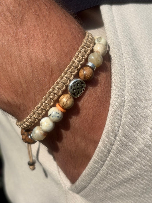 bracelet homme opale beige porté poignet bracelet macramé