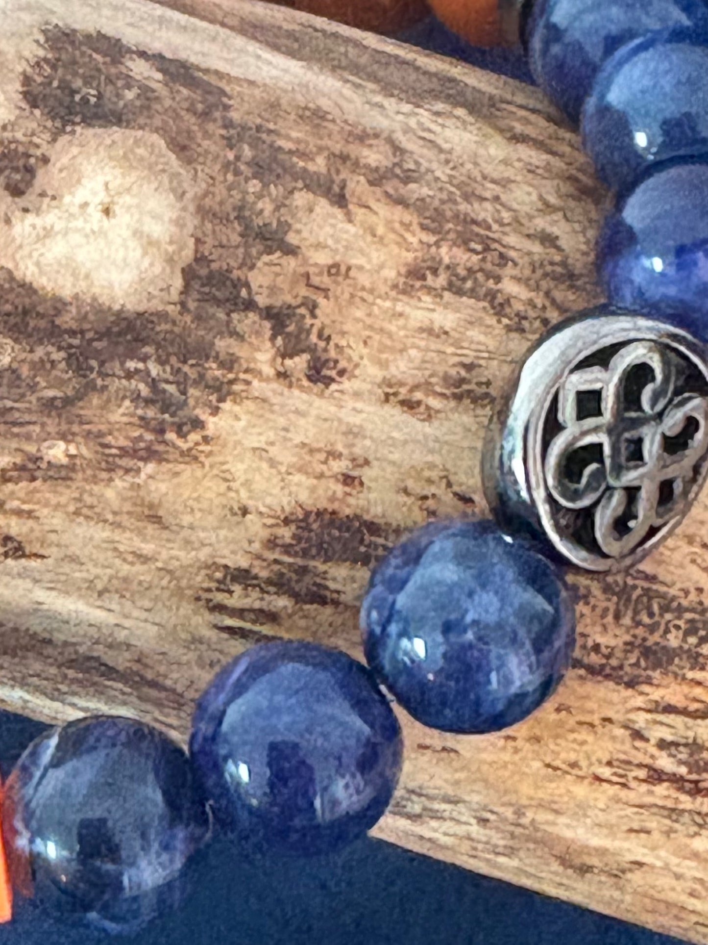 détail pierre sodalite bracelet homme artisanal
