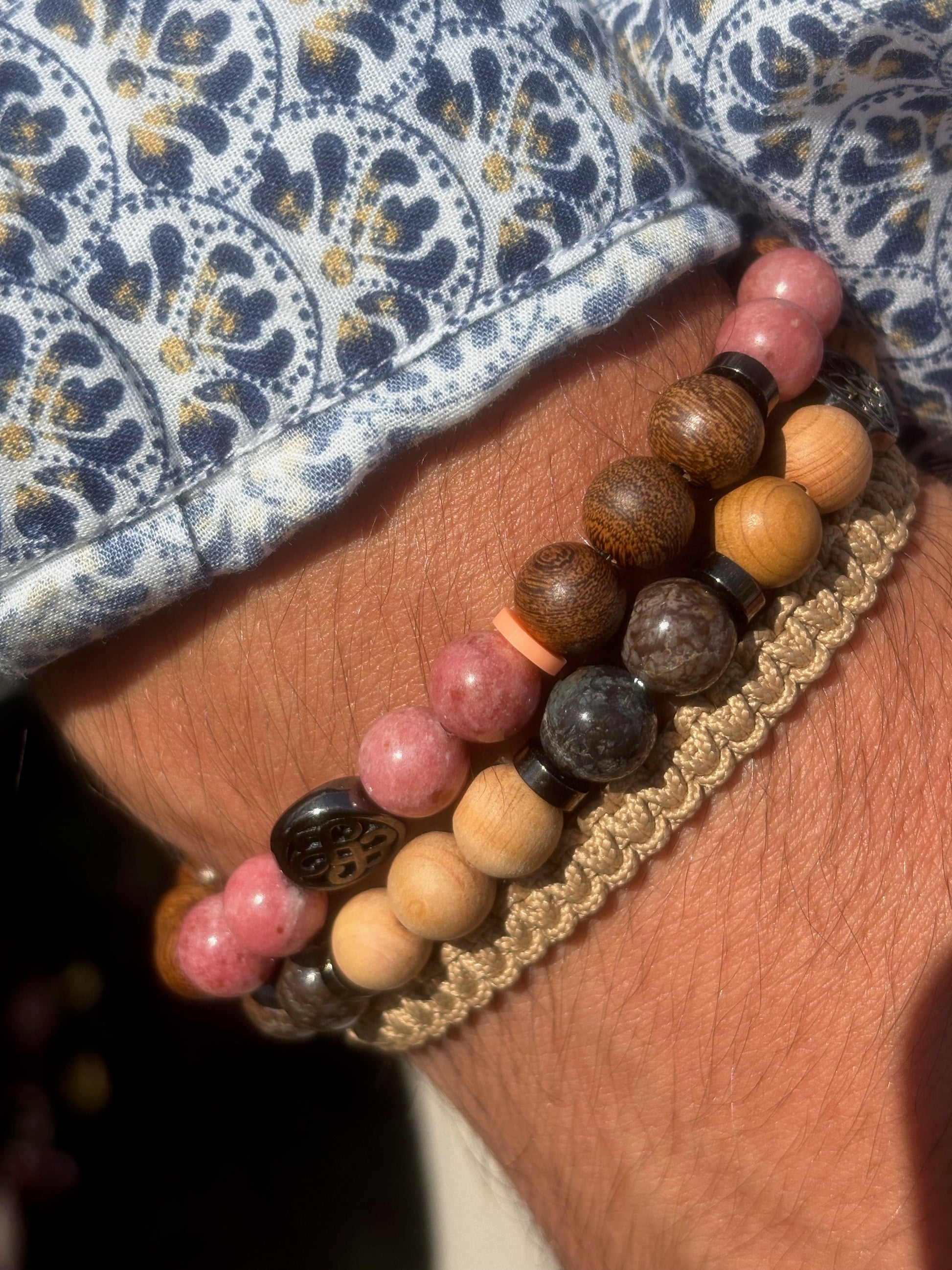 bracelet homme thulite porté poignet bracelet jaspe flocon de neige bracelet macramé