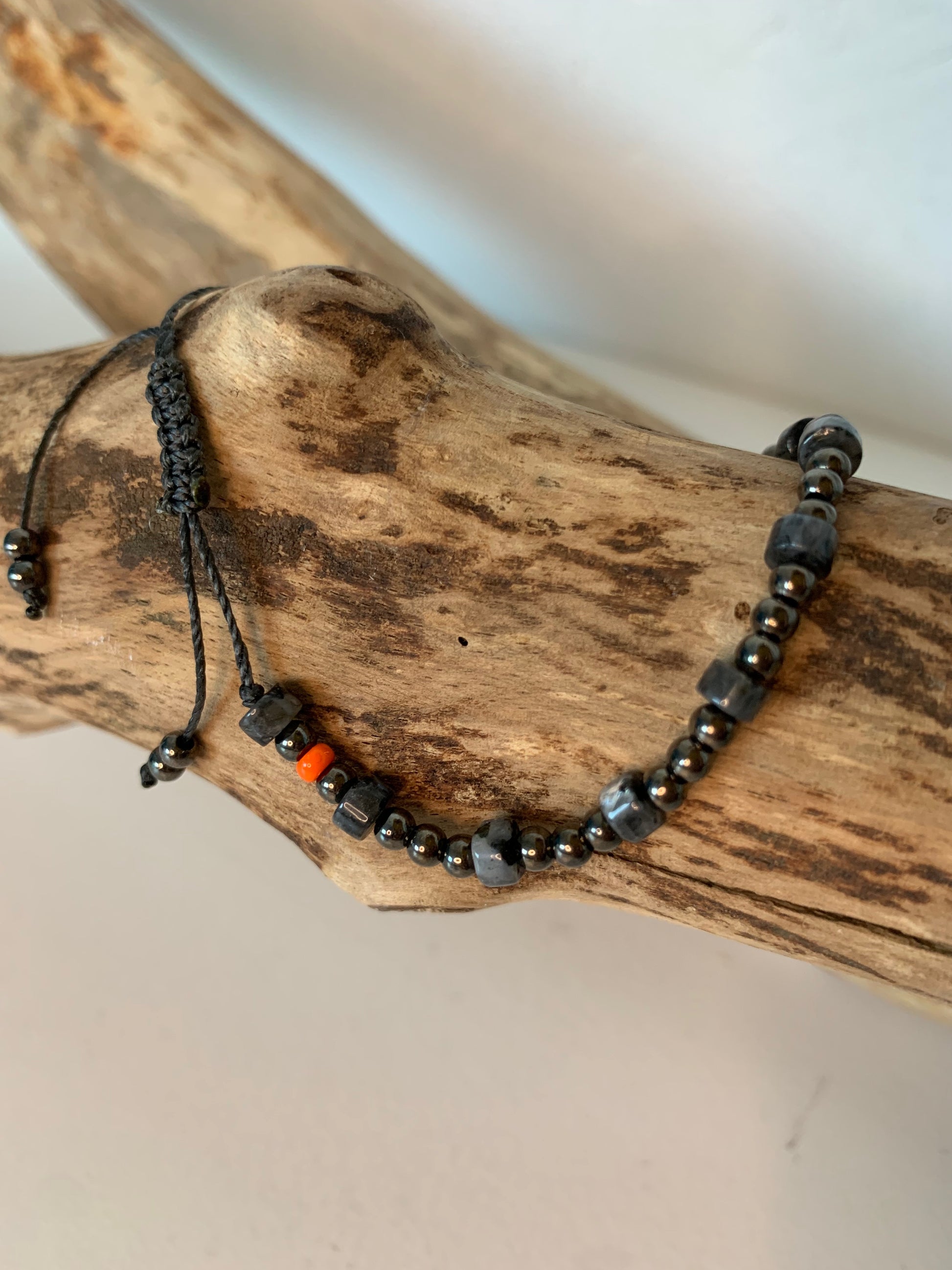 Bracelet labradorite sur bois naturel